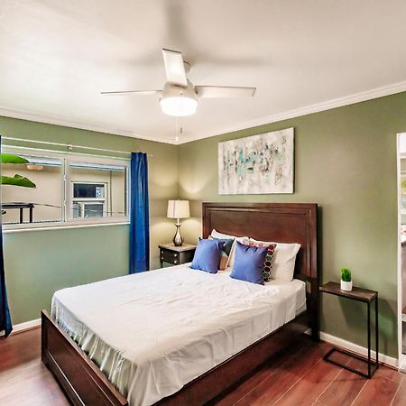 Uhost Ai - Updated 1B1B Hideaway - Sleeps 3 Hollywood Exterior photo