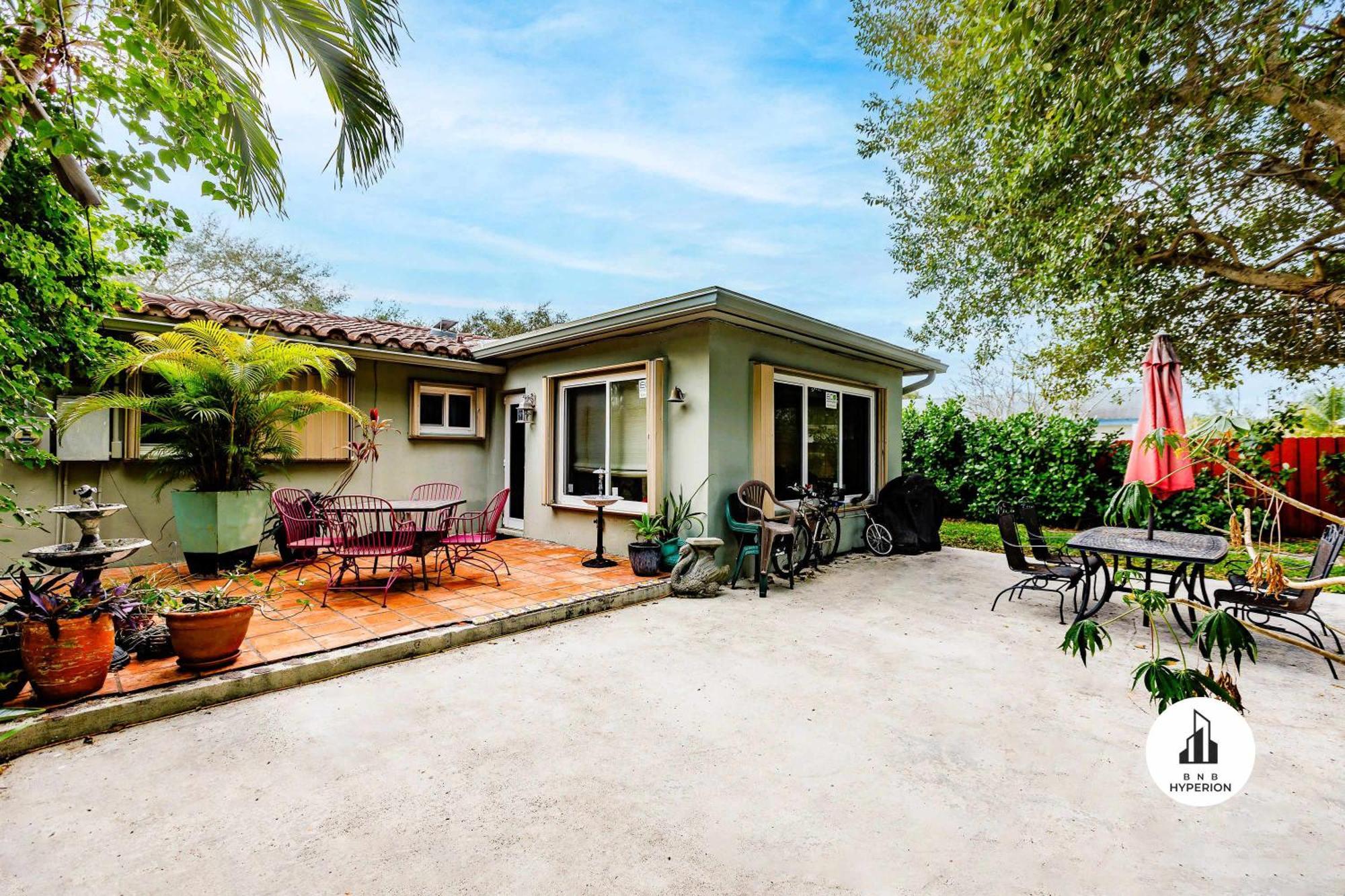 Uhost Ai - Updated 1B1B Hideaway - Sleeps 3 Hollywood Exterior photo